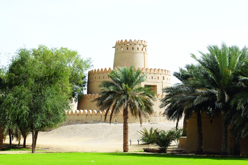 وجهات أبوظبي السياحية تجذب الزوار - فكر وفن - شرق وغرب - البيان